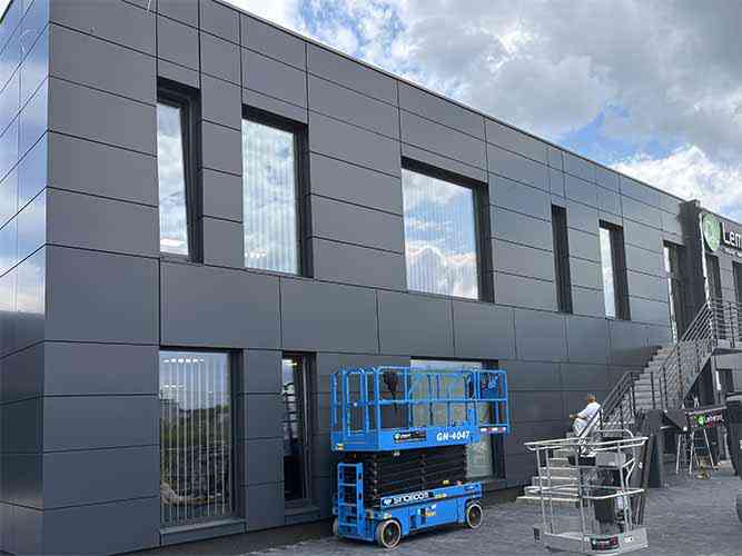 Façade cladding with Alucobond plates