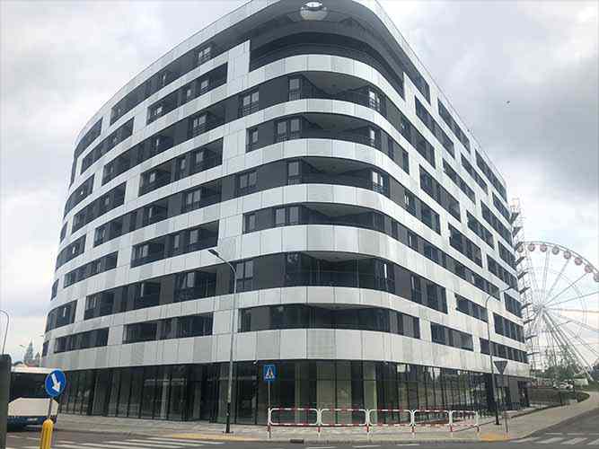 Façade cladding with Alucobond plates