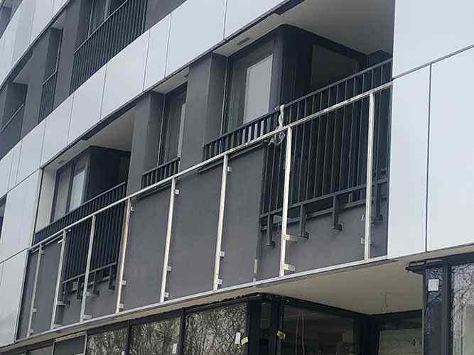 Support frame made of aluminum profiles, balcony railings made of steel profiles