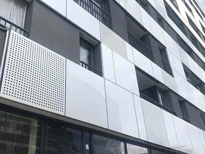 Alucobond facade panels mounted on support frames made of aluminum profiles